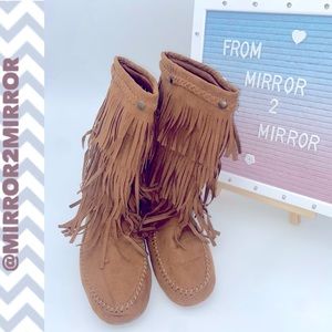 EUC Girls Moccasin boots